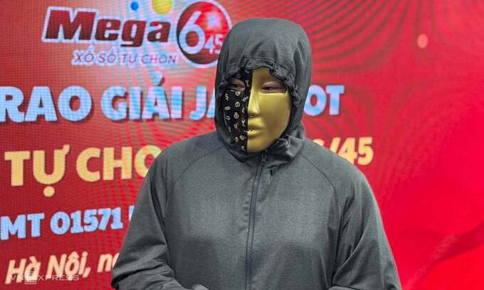 An Giang woman claims record $8 million lottery jackpot in Vietnam