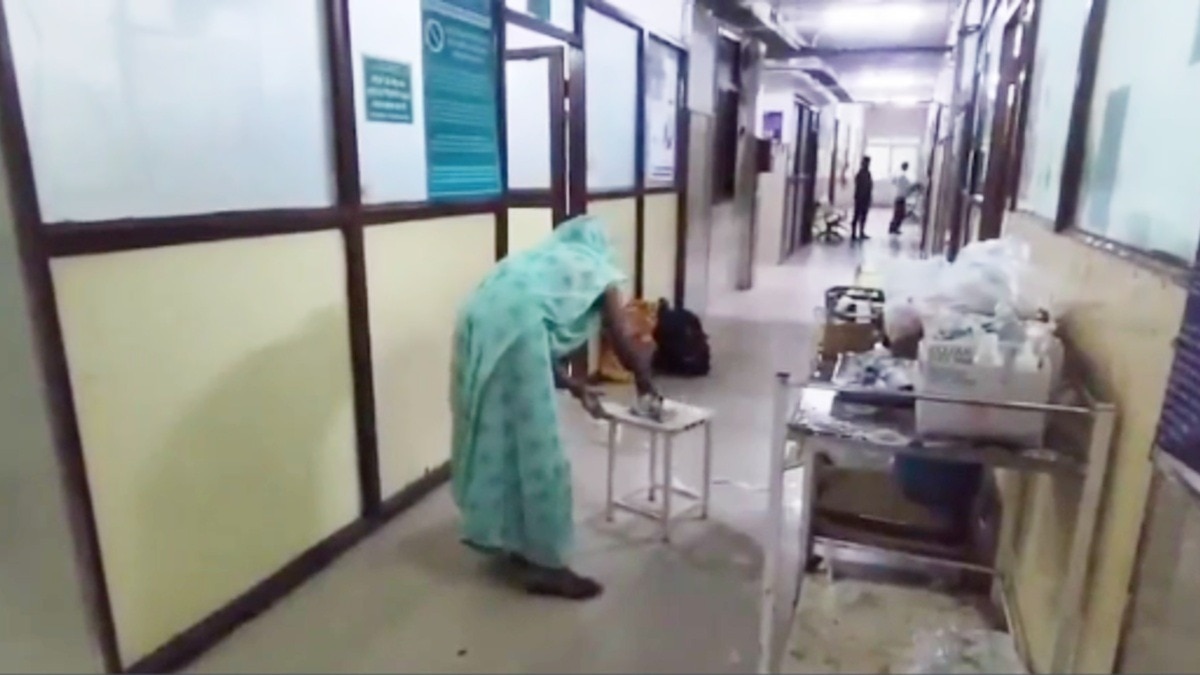 Damoh hospital staff accused of forcing patient's mother to clean floors