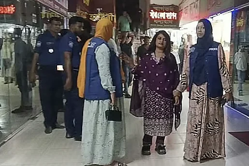 সরকার সমালোচনার জন্য মানুষ কেন গ্রেপ্তার হচ্ছে