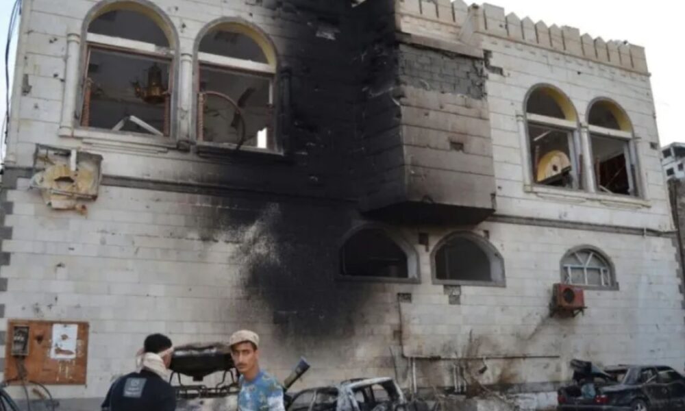 Houthi missile strike on Aden palace kills five in Yemen