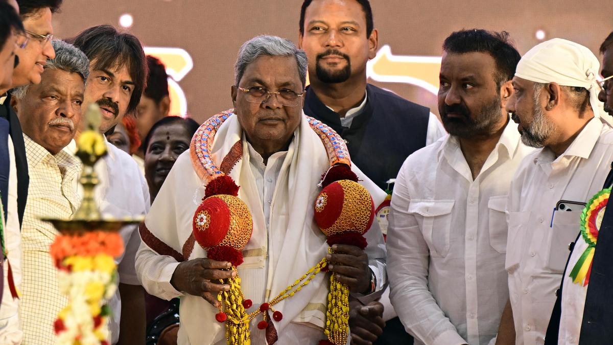 सिद्धारमैया ने सामाजिक शिक्षा सर्वेक्षण रिपोर्ट जारी करने की मांग की