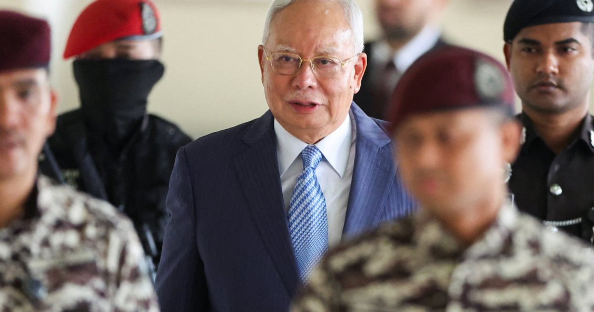 Najib gets green light to attend legal hearing against former AG Thomas