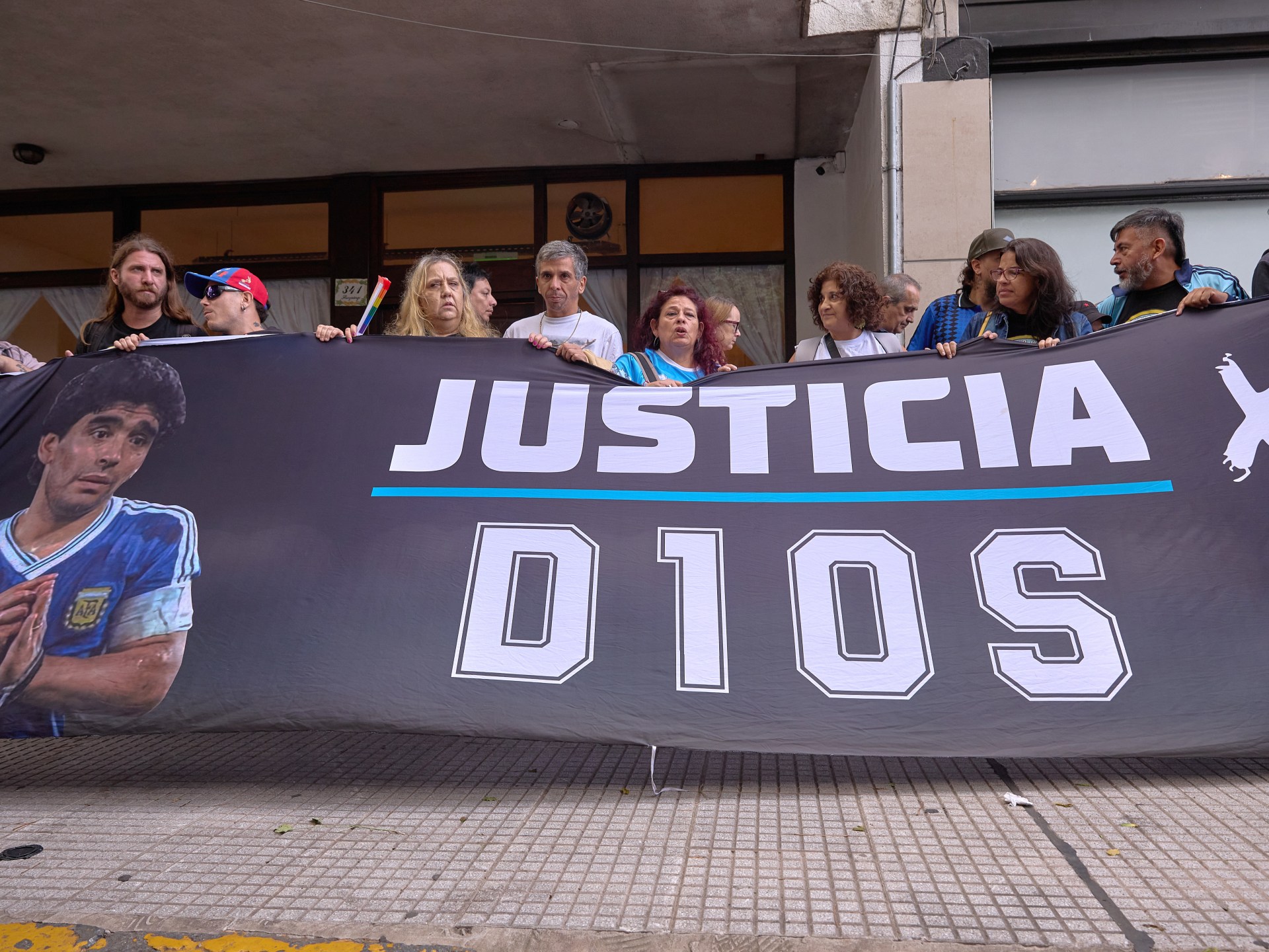 Maradona doctors accused of overlooking kidney warning signs