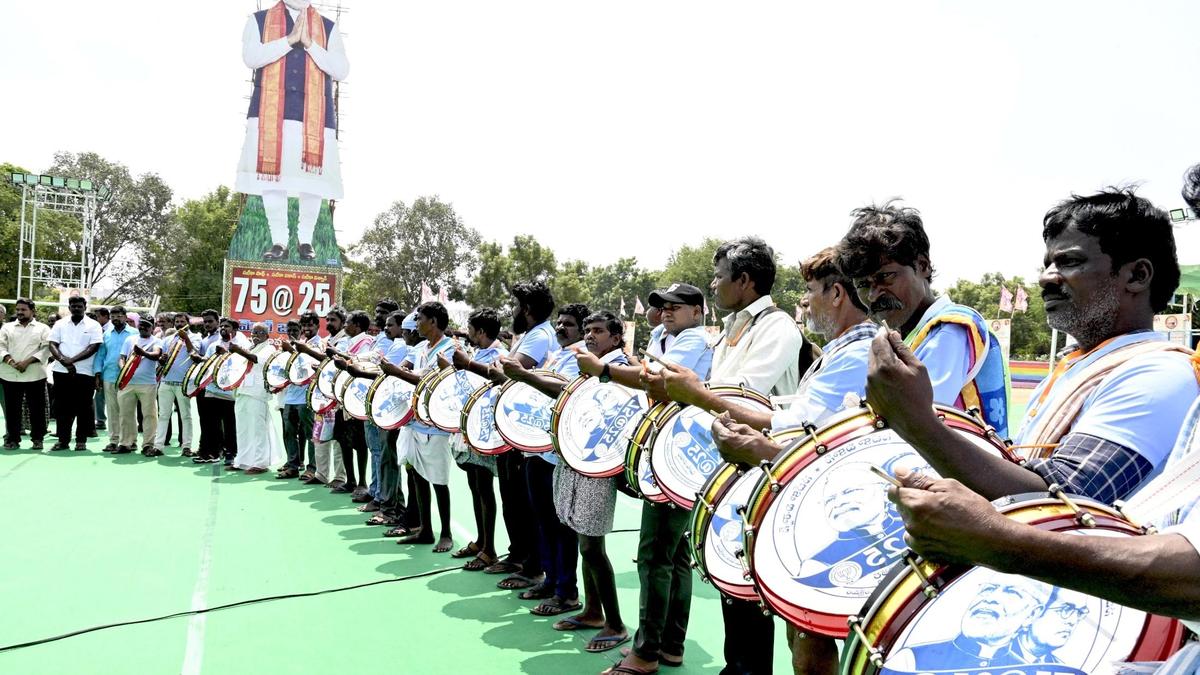 तिरुपति में भाजपा कार्यकर्ताओं ने 75 घंटे का ड्रम बजाने का रिकॉर्ड बनाया