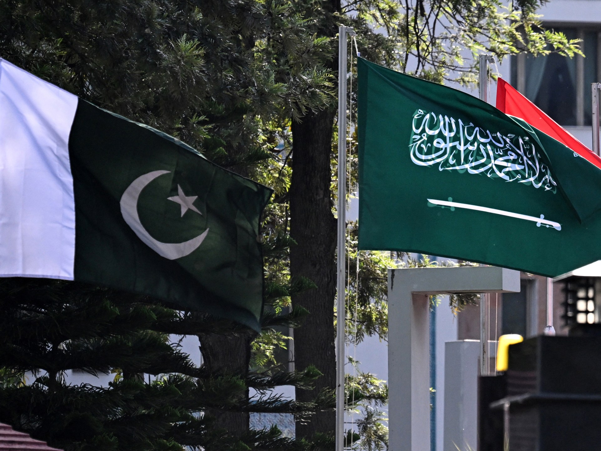 Pakistan reaffirms security commitment to Saudi Arabia amid regional tensions