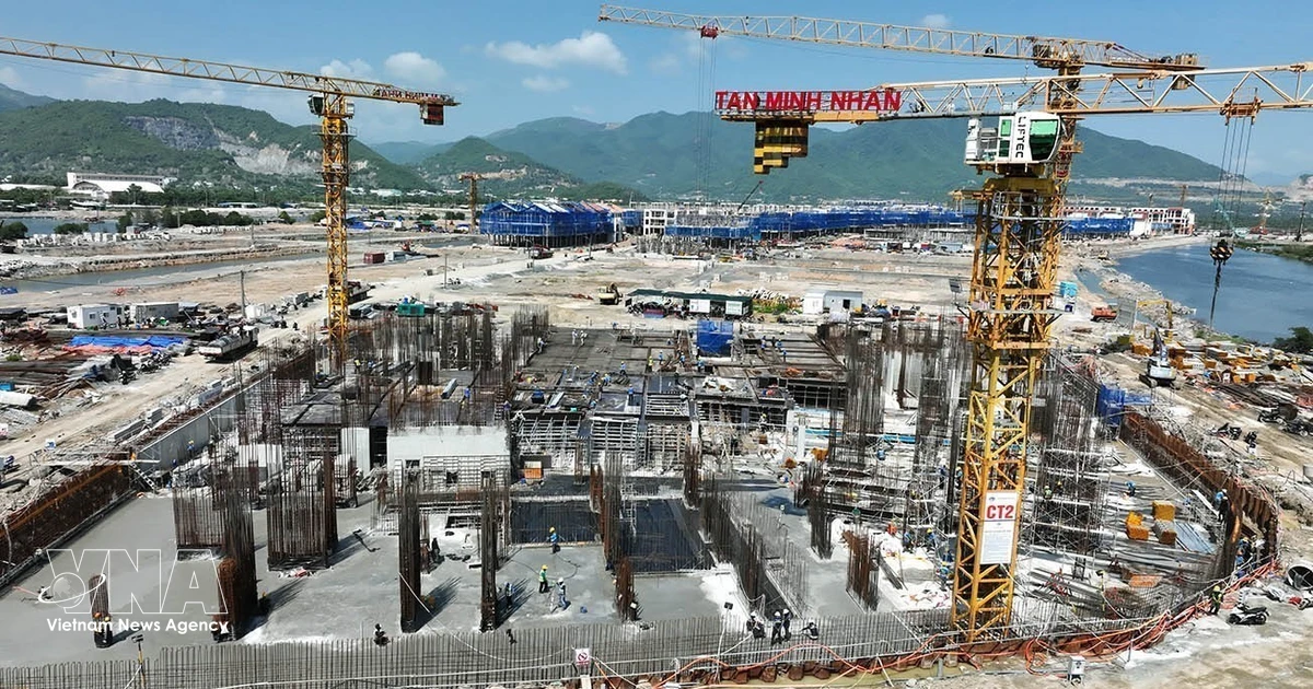 Vietnam's economy accelerates to near double-digit growth in third quarter