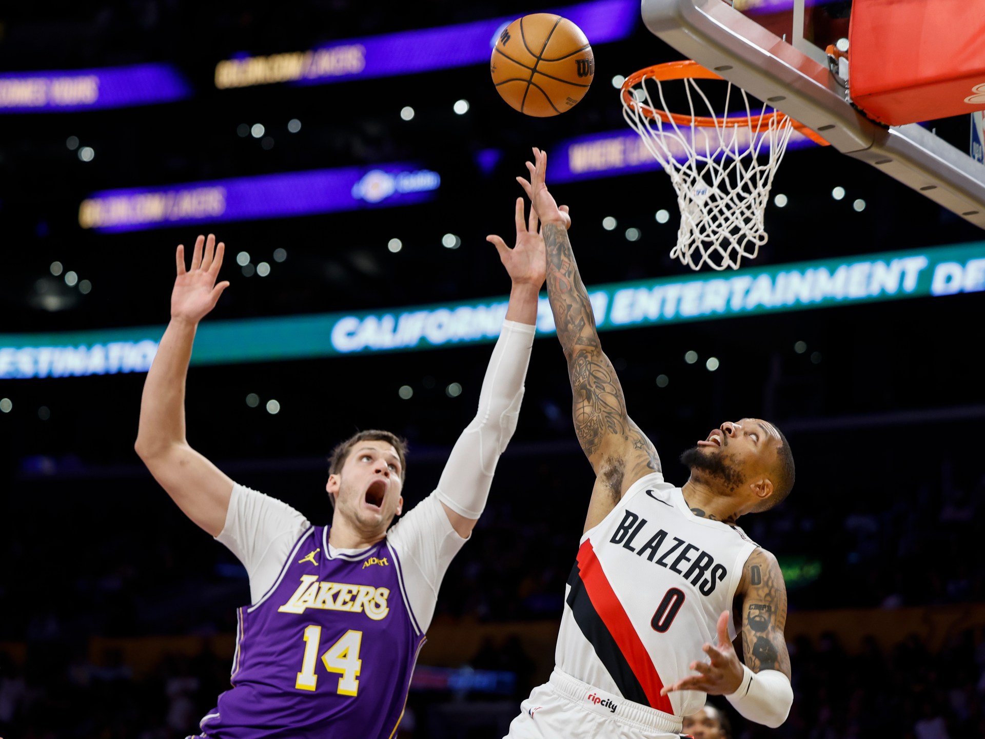 Blazers upset Lakers in NBA clash of undefeated teams