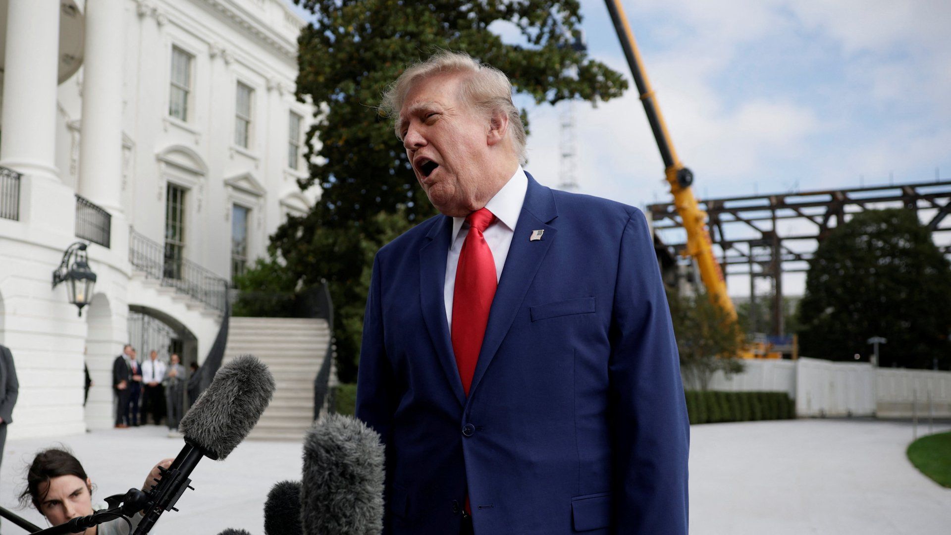 Trump lifts Russia sanctions amid growing Ukraine tensions
