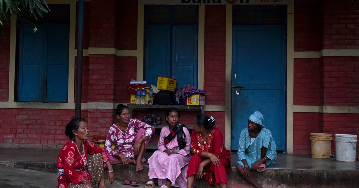 Mangsa banjir wanita di Nepal hadapi krisis kebersihan di kem bantuan