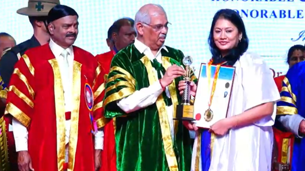 एम.जी.आर. विश्वविद्यालय ने 4,200 स्नातकों को प्रदान की डिग्री