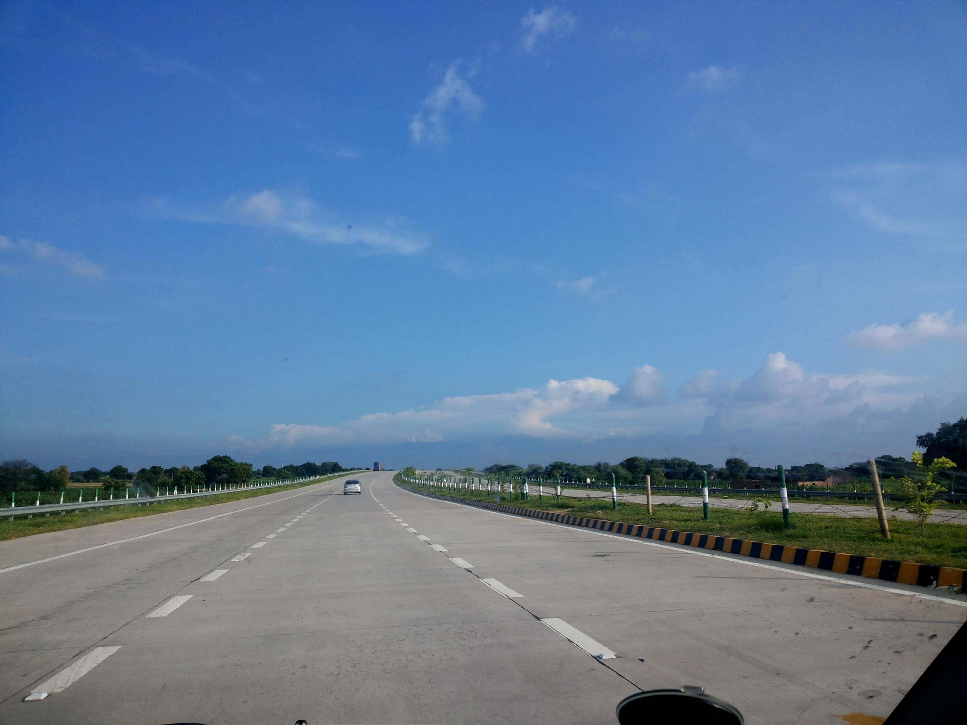 Uttar Pradesh allocates ₹15,000 crore for three major expressway projects