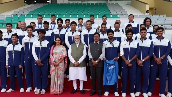 PM Modi felicitates medal-winning Indian athletes from Asian Games