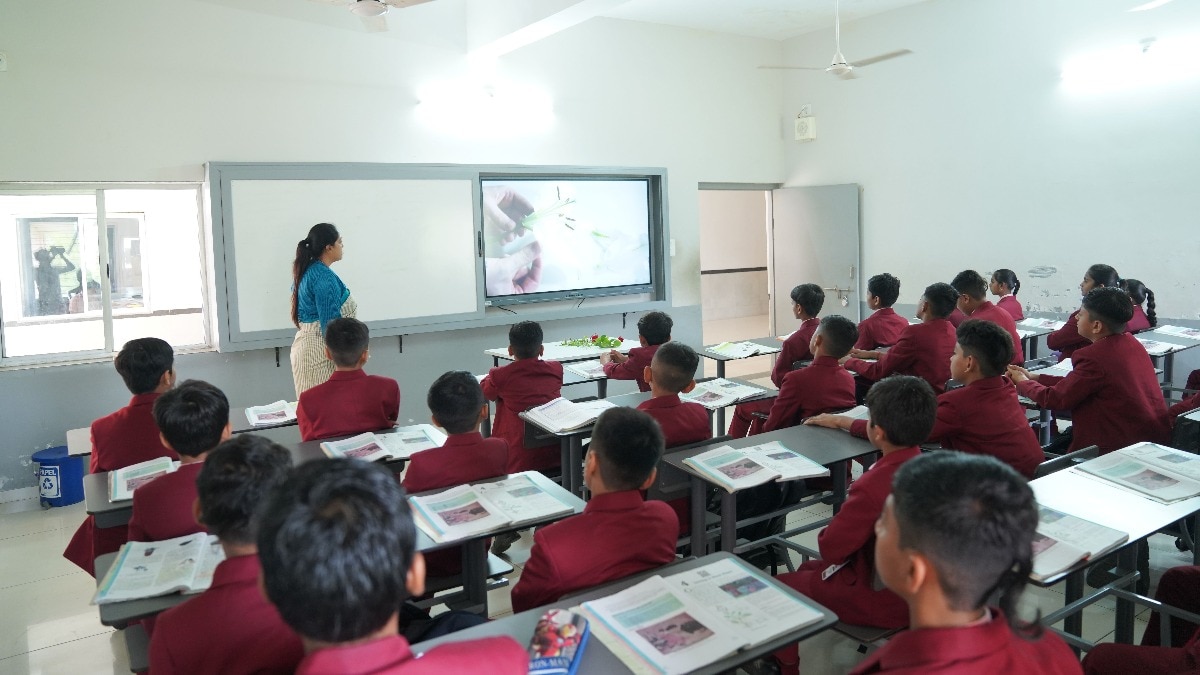 Bihar enforces formal dress code for teachers, bans casual wear