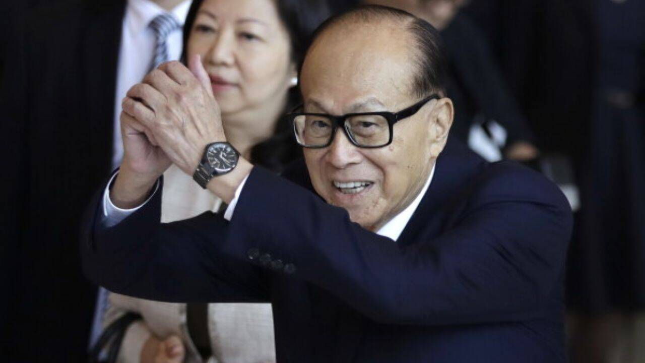 Li Ka-shing Emphasizes Human Agency Over Superstition in Success
