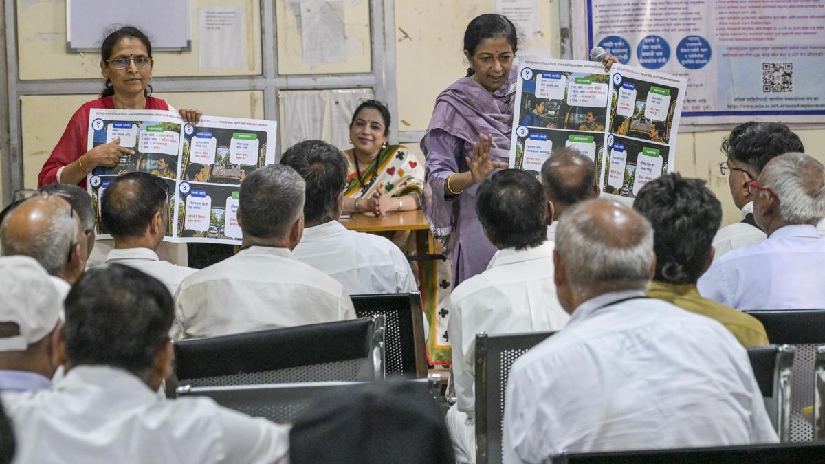 Maharashtra to penalize taxi drivers lacking Marathi language skills