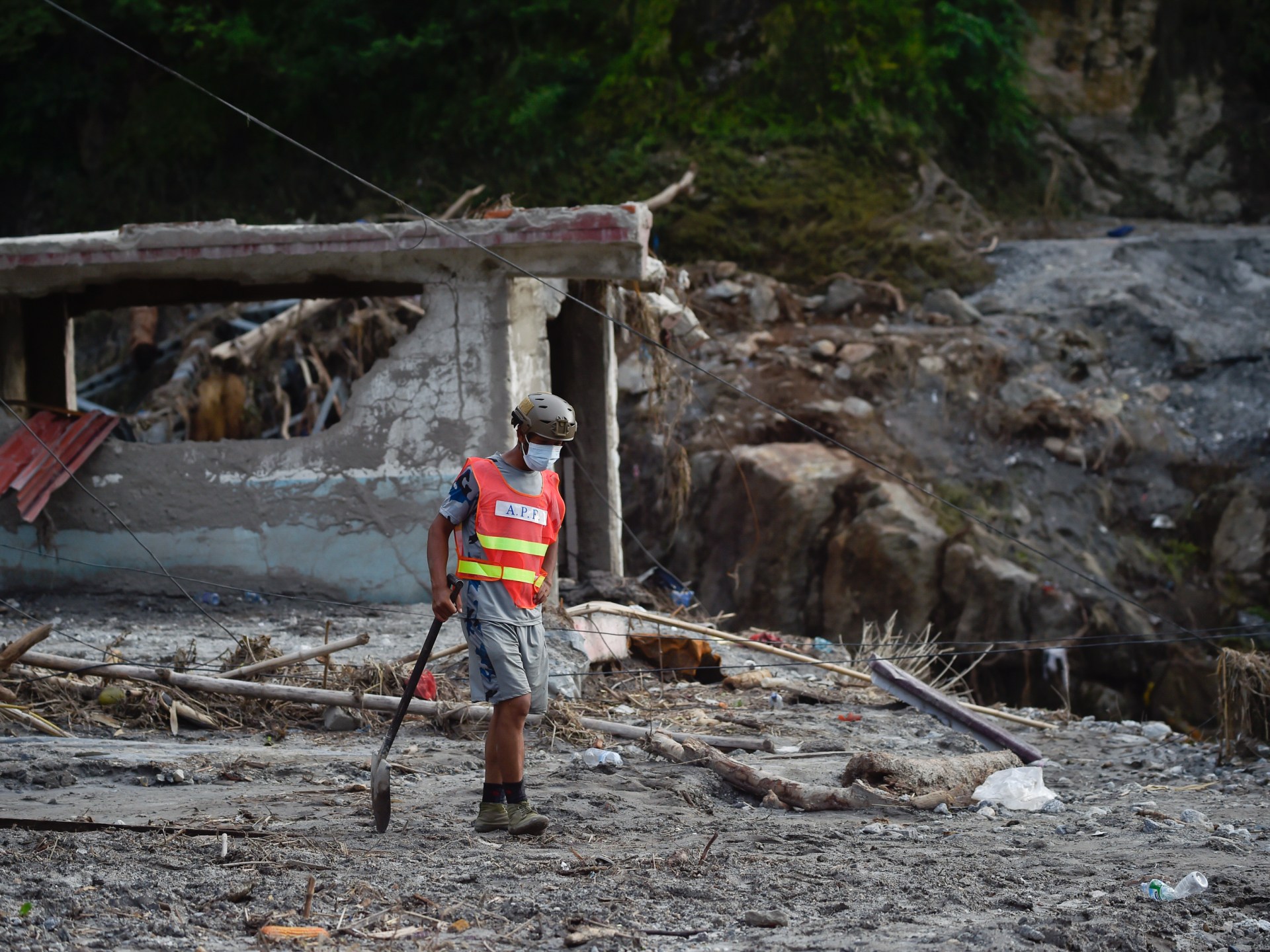 Nepal and China resume flood rescue operations as death toll exceeds 600