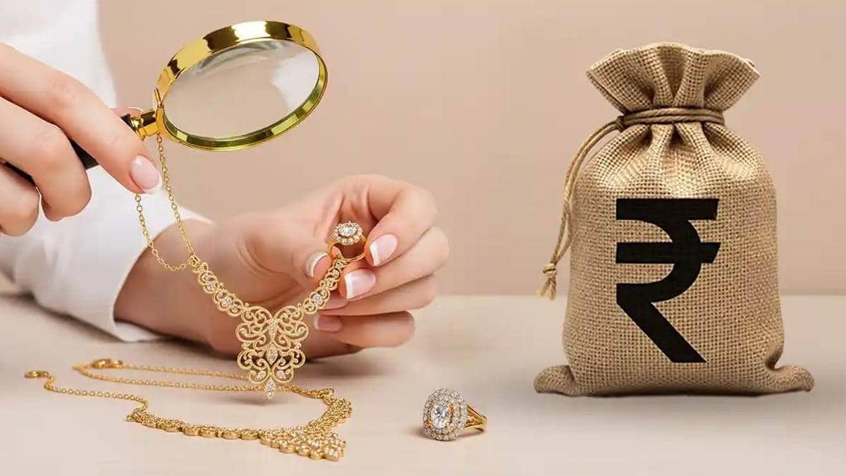 Gold loan stress signals emerge as Bajaj, Piramal report early warning signs