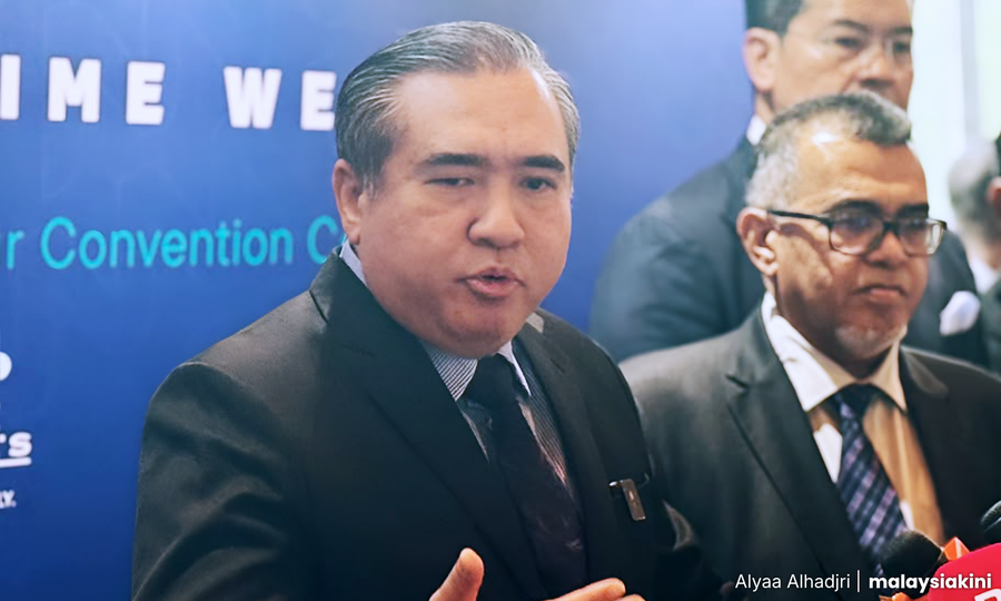 Loke letak jawatan menteri, efektif apabila Najib pulang