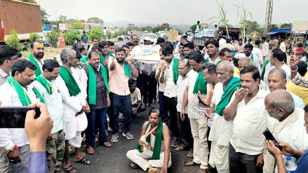 Sugarcane farmers pause protest, announce fresh deadline for talks