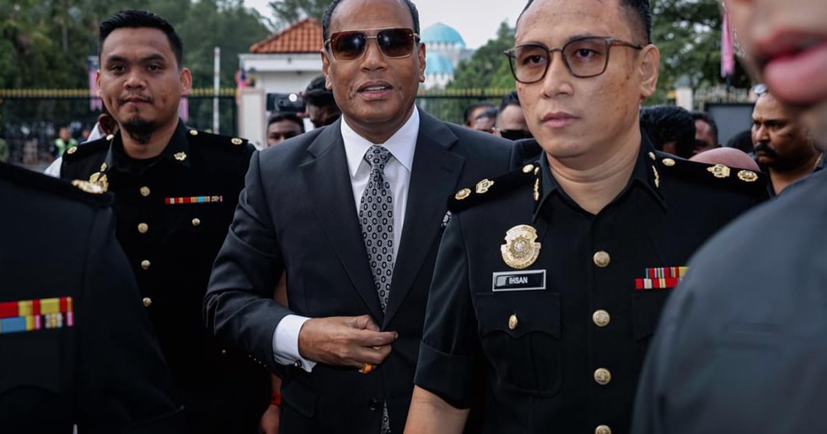 Former HR Minister Saravanan Appears at KL Court Complex