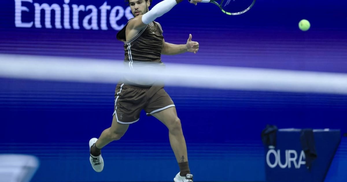 Alcaraz advances to US Open third round after overcoming Faria