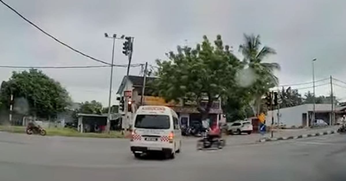 Ambulance driver denies reckless driving in fatal Jasin motorcycle crash