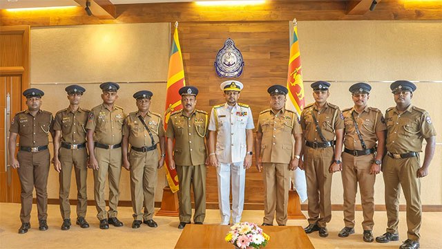 Police praised for daring rescue of Navy personnel off Angulana