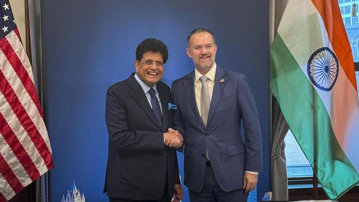 India, US discuss early conclusion of bilateral trade agreement