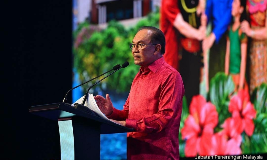 Anwar urges Peninsular leaders to emulate Borneo states' unity