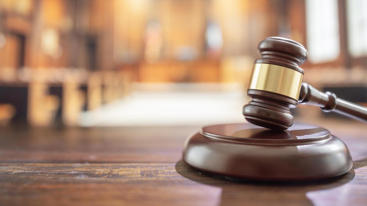 Departmental clearance does not shield officials from criminal prosecution: Kerala HC