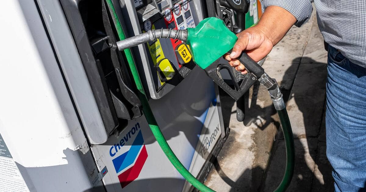 Trump administration moves to ease vehicle fuel economy rules