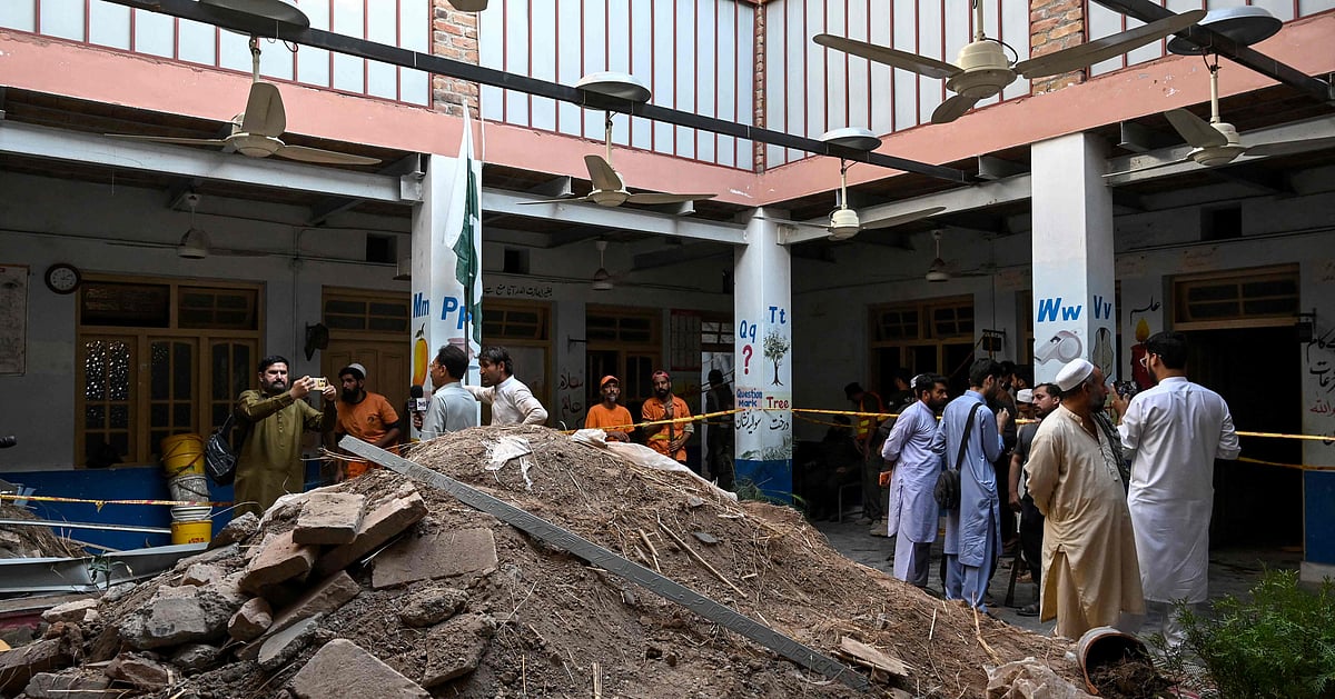 Pakistan school roof collapse kills teacher and 27 students