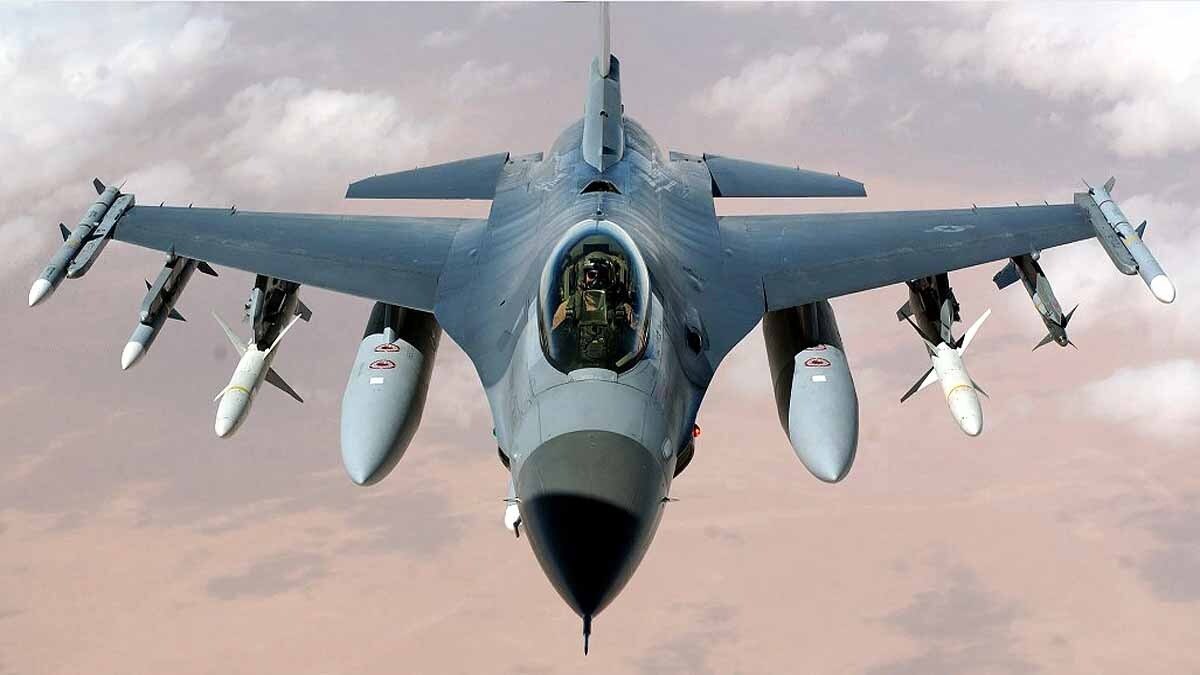 Pakistan Conducts Early Morning Air Strikes on Afghan Border Provinces
