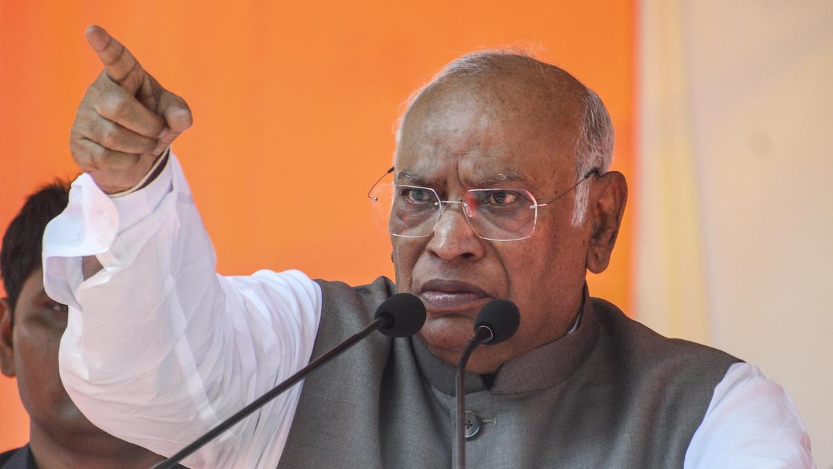 राहुल गांधी के खिलाफ एफआईआर पर कांग्रेस का भाजपा पर तीखा हमला