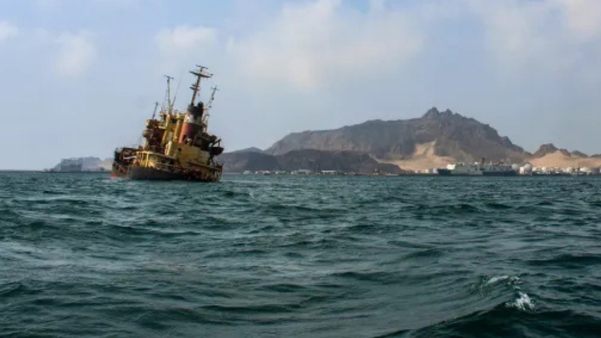 Armed gunmen hijack oil tanker in Gulf of Aden