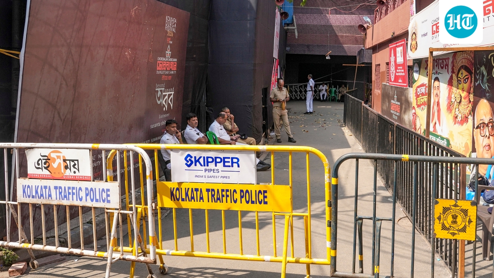 कोलकाता पंडाल धराशायी होने की खबर निराधार: पुलिस ने भगदड़ का कारण बनने वाले व्यक्ति की खोज शुरू की
