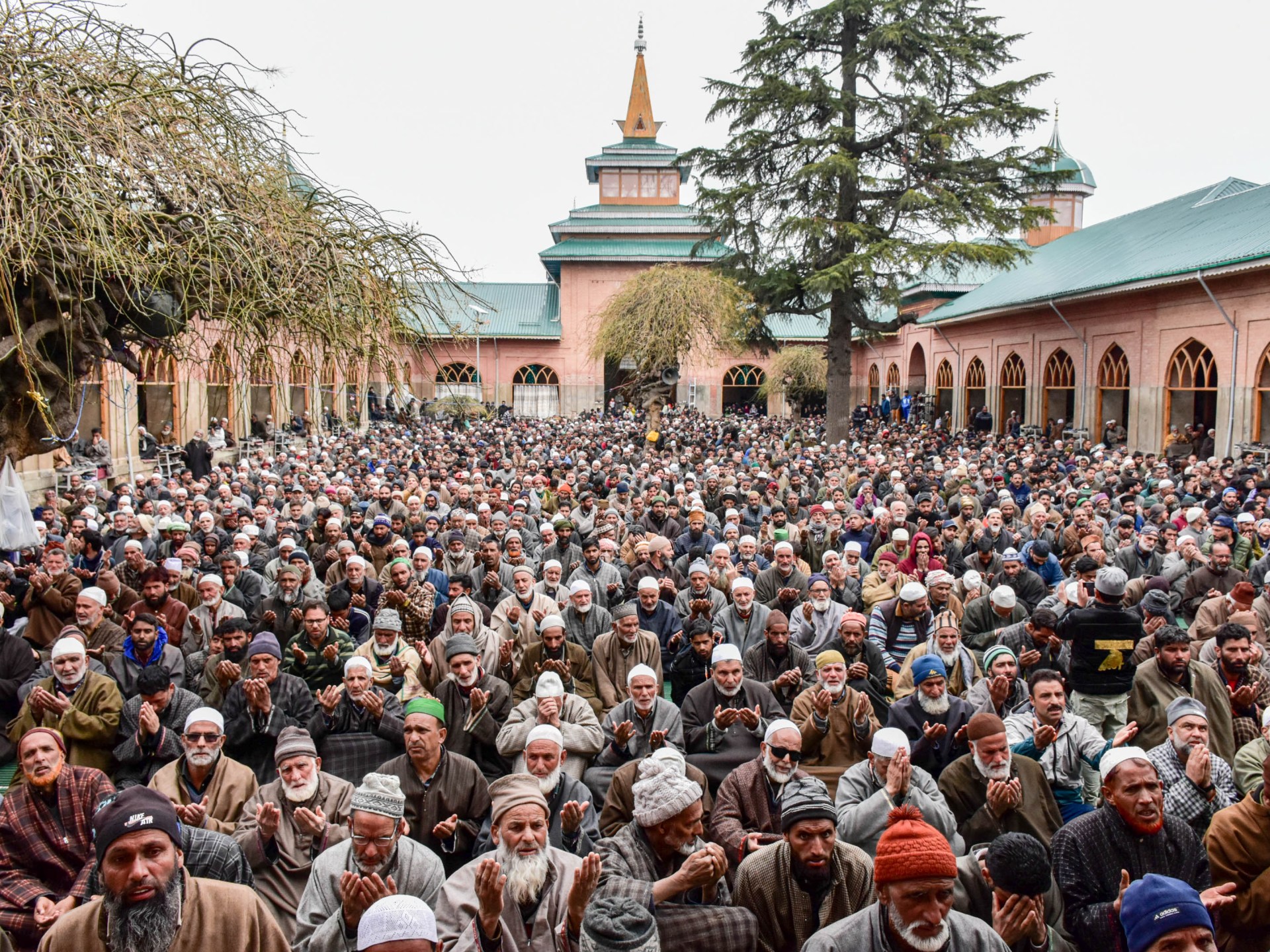 Kashmir clerics, politicians condemn plan for standardized mosque sermons