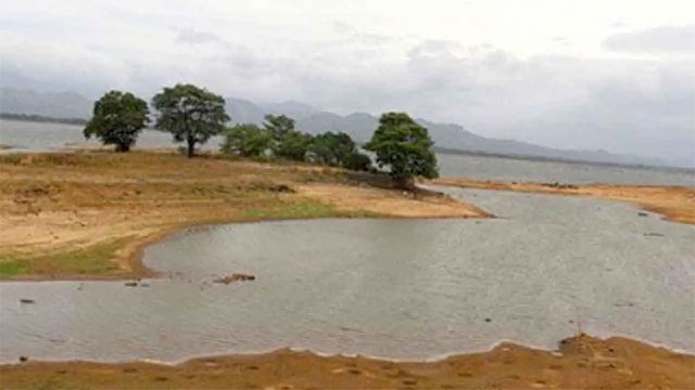 Sri Lanka's reservoir levels plummet as dry weather persists