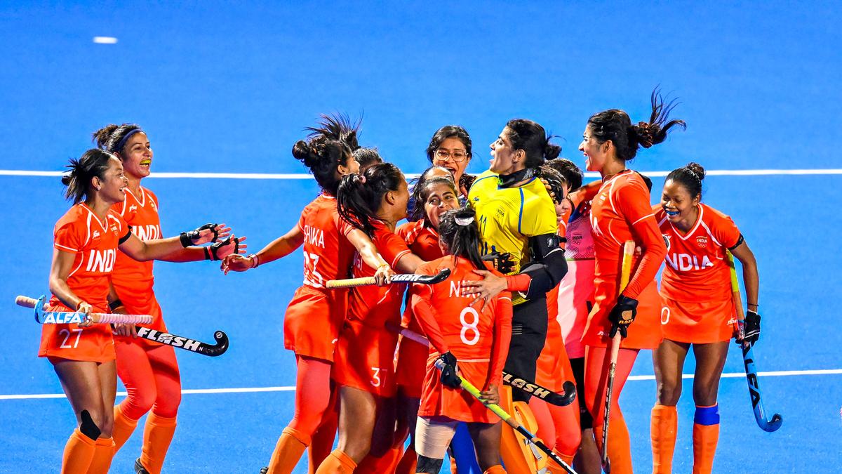 Odisha government honours women's hockey team with ₹11 lakh awards