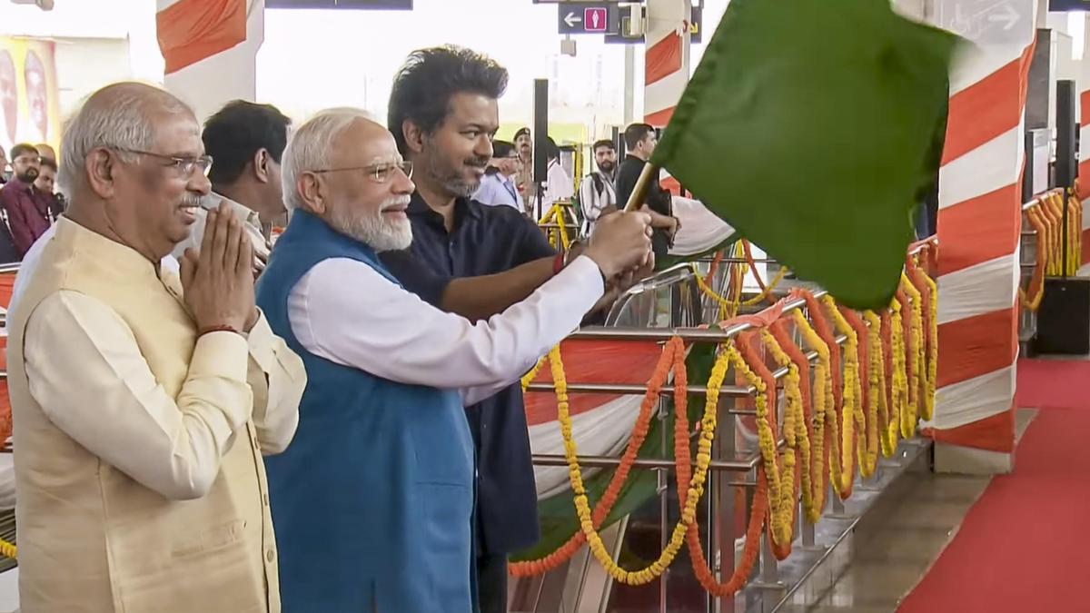Modi, Tamil Nadu CM jointly inaugurate Chennai Metro Phase II extension