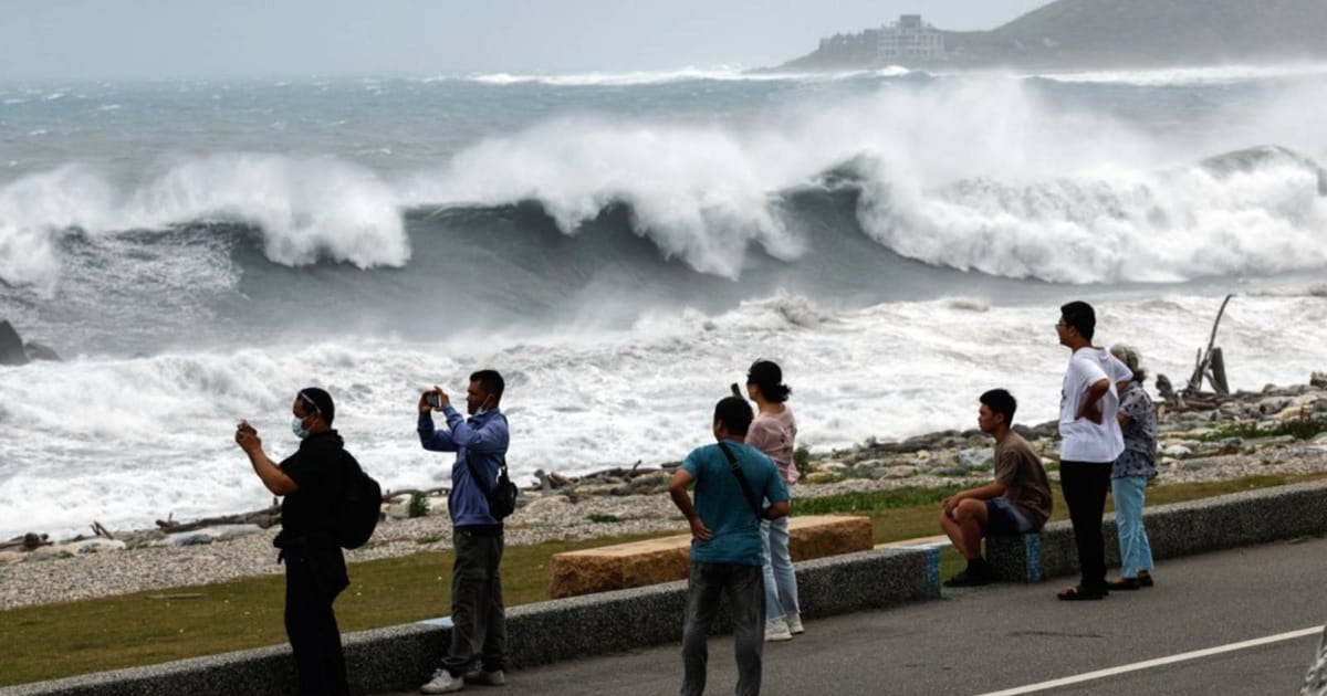 Typhoon Saudel brings severe weather threat to Japan, Taiwan