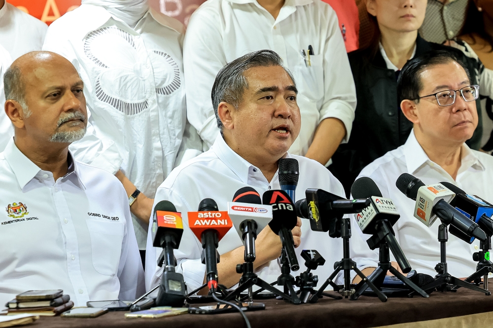 Loke Commits to Transport Ministry Role Amid Najib Developments
