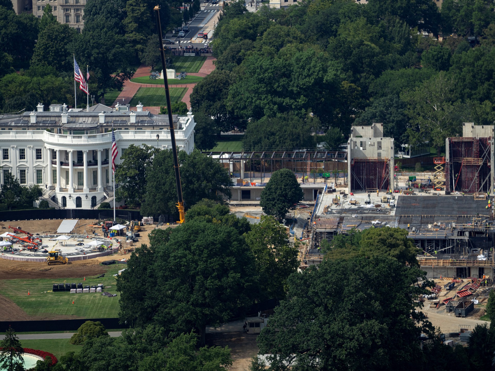 US Supreme Court green-lights Trump ballroom project amid legal challenges