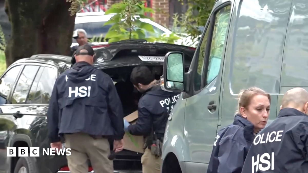 U.S. Immigration Agents Search Home of Congresswoman Ilhan Omar
