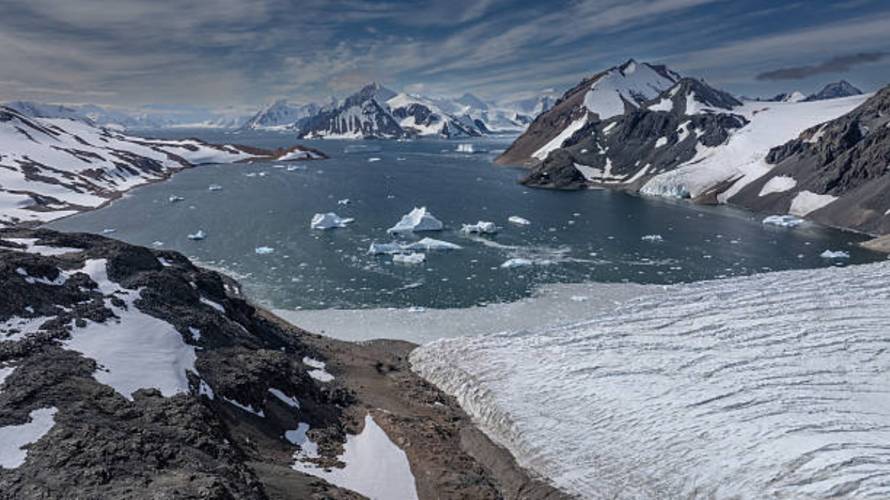 Antarctic Sea Ice Hits Third-Lowest Winter Peak on Record