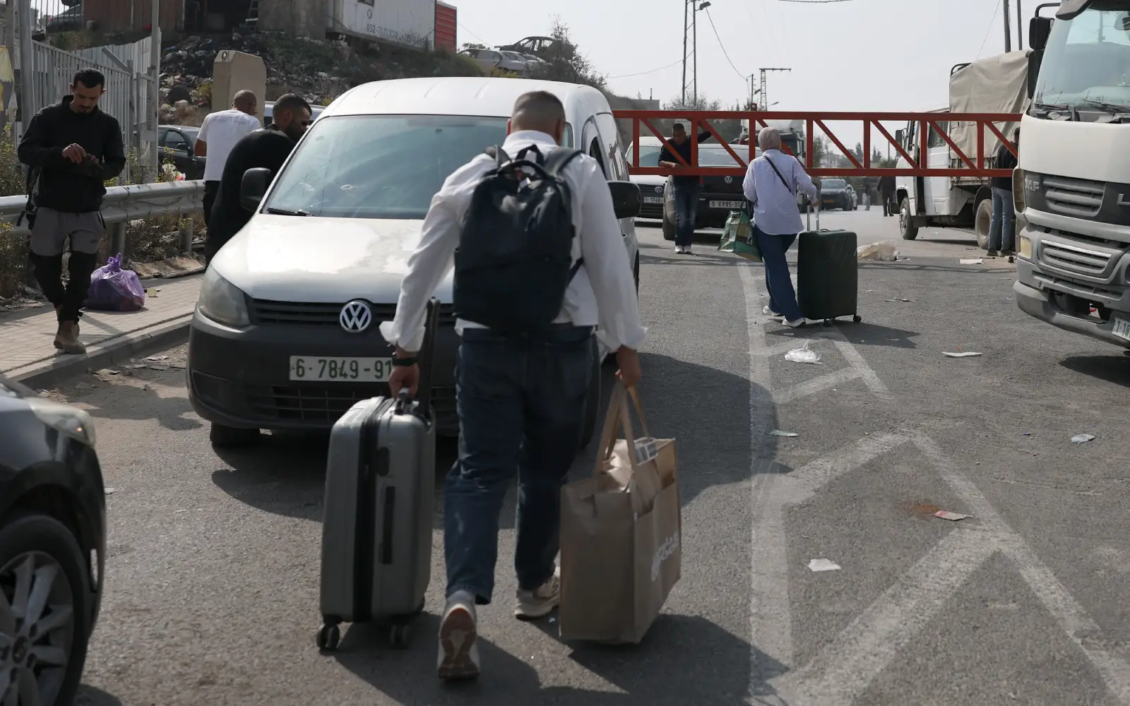 Israeli forces displace thousands in Hebron operation following soldier deaths