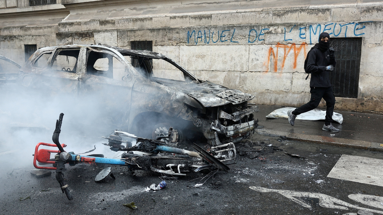 France battles weekend riots as e-bikes torched amid protest surge