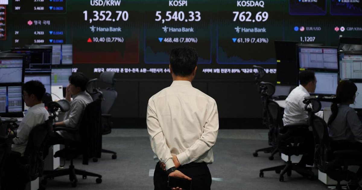 Asian tech stocks tumble as US inflation stokes rate hike concerns