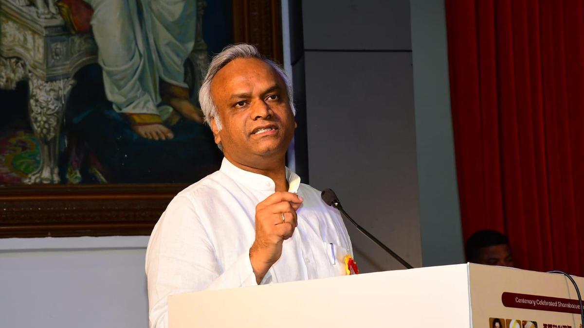 Kharge alleges JD(S) leader intolerant of his Dalit political rise