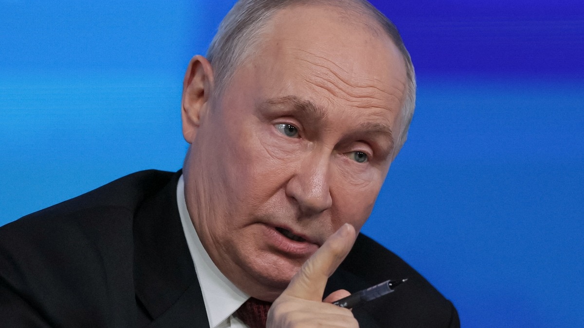 Putin threatens nuclear response if NATO targets Kaliningrad
